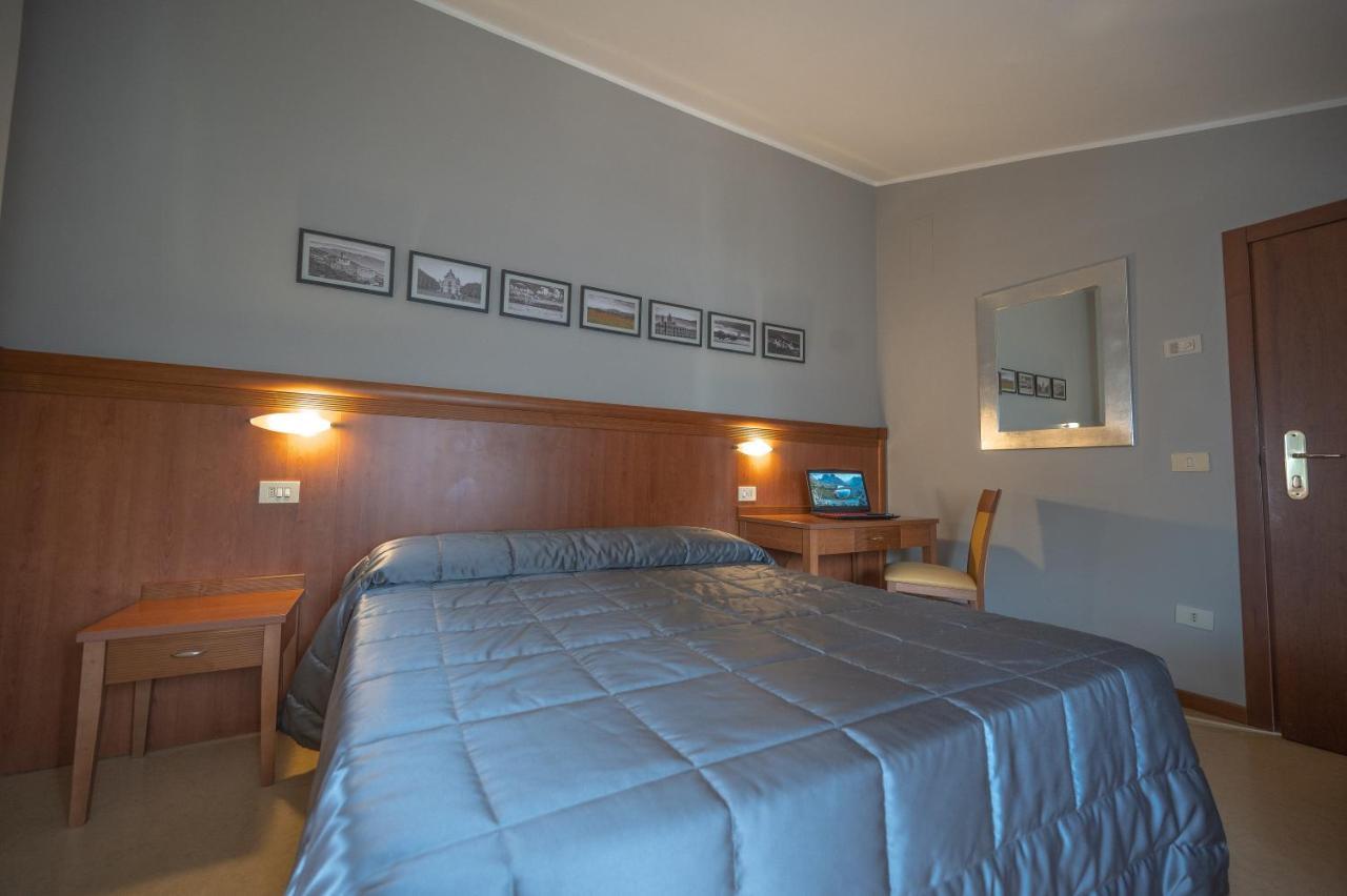 Hotel Moderno อัสซิซี ภายนอก รูปภาพ