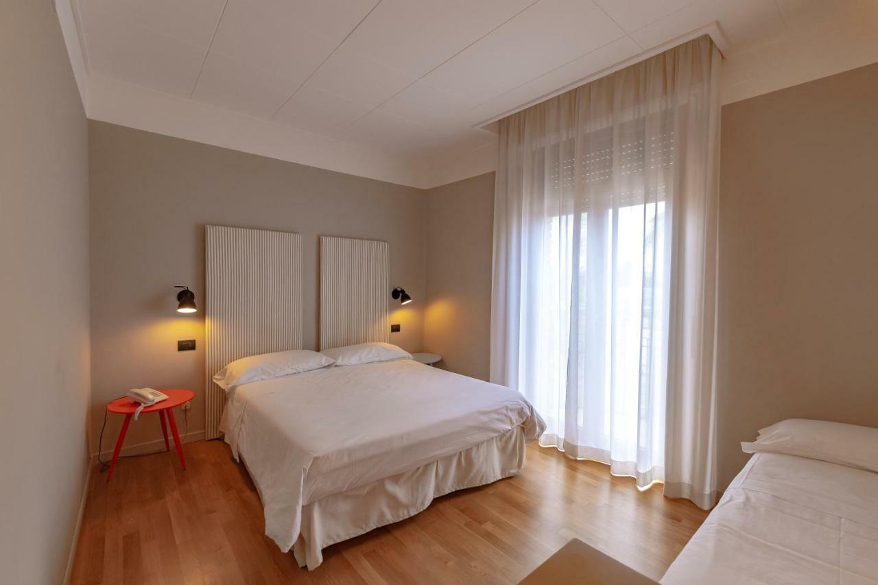 Hotel Moderno อัสซิซี ภายนอก รูปภาพ
