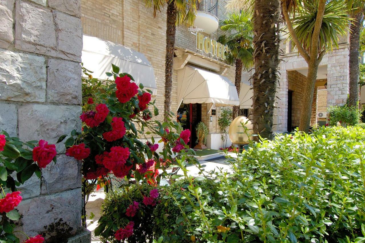 Hotel Moderno อัสซิซี ภายนอก รูปภาพ