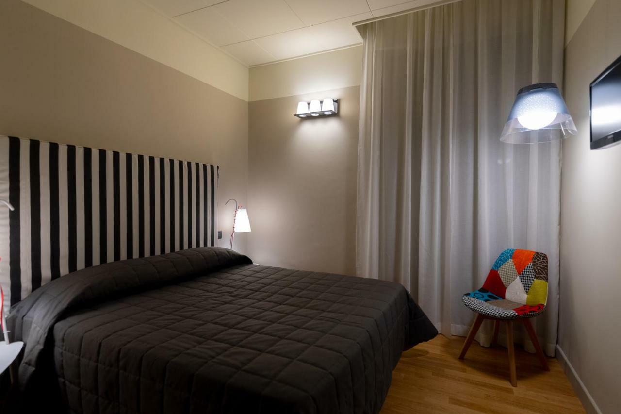 Hotel Moderno อัสซิซี ภายนอก รูปภาพ