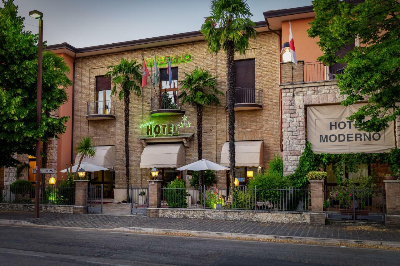 Hotel Moderno อัสซิซี ภายนอก รูปภาพ